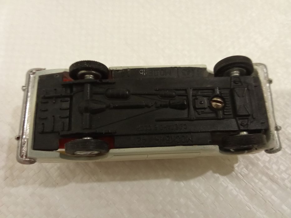 Москвич 427  (А 4)