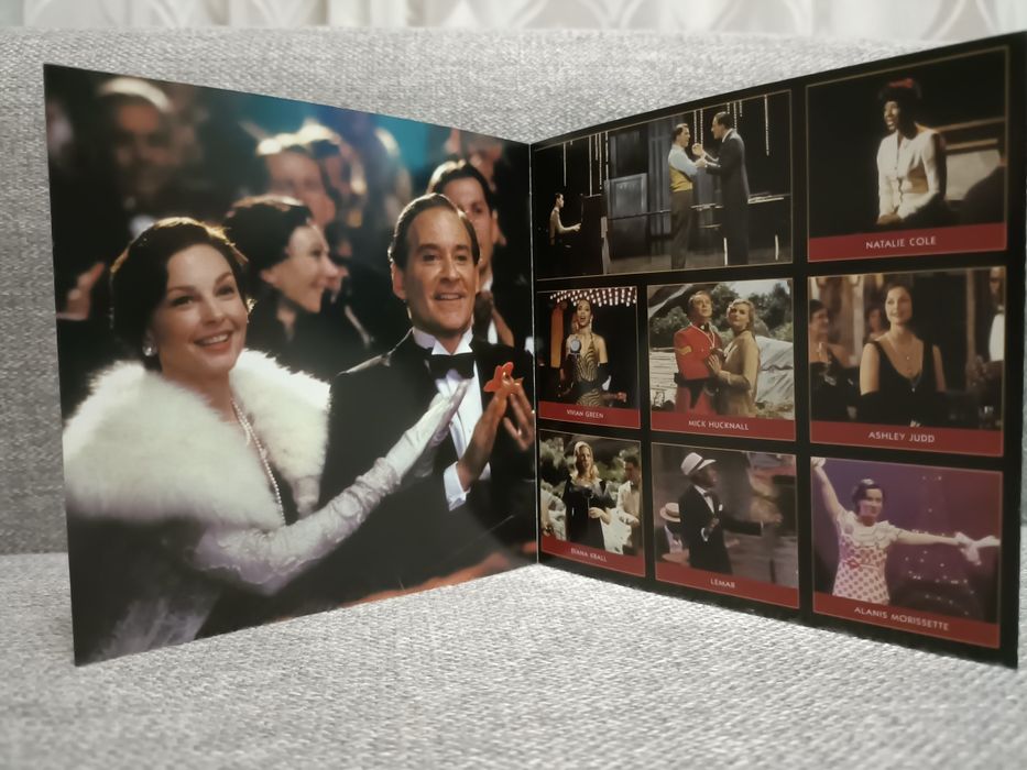 Digipack da banda sonora De-Lovely