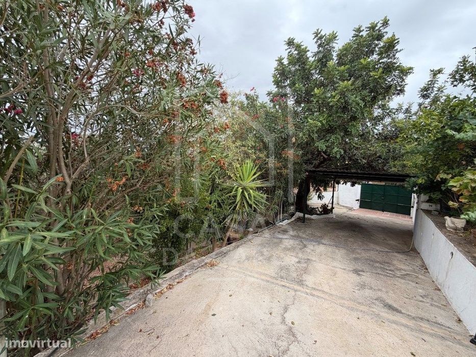 Propriedade T3 com Anexo T1+1 completamente renovada e jardim com 1...