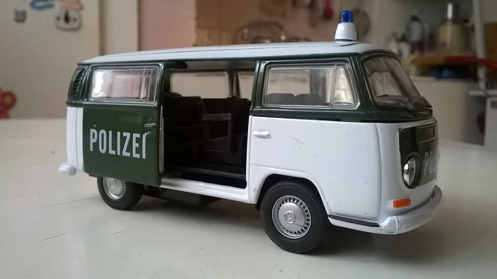 VOLKSWAGEN T2 BUS konwersja POLIZEI model metalowo-plastikowy