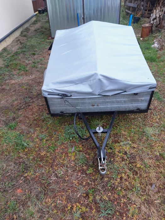 Przyczepka samochodowa