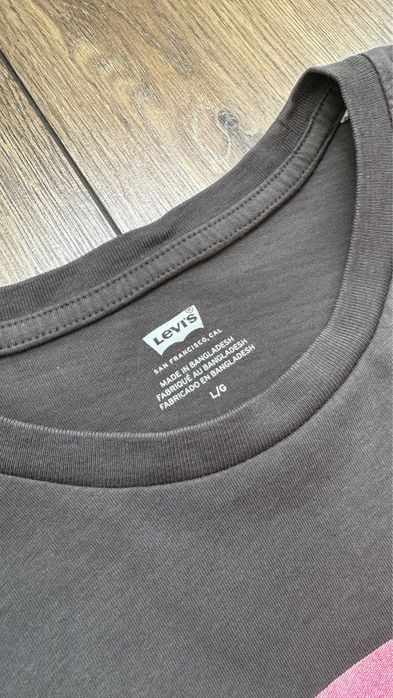 Футболка від Levis