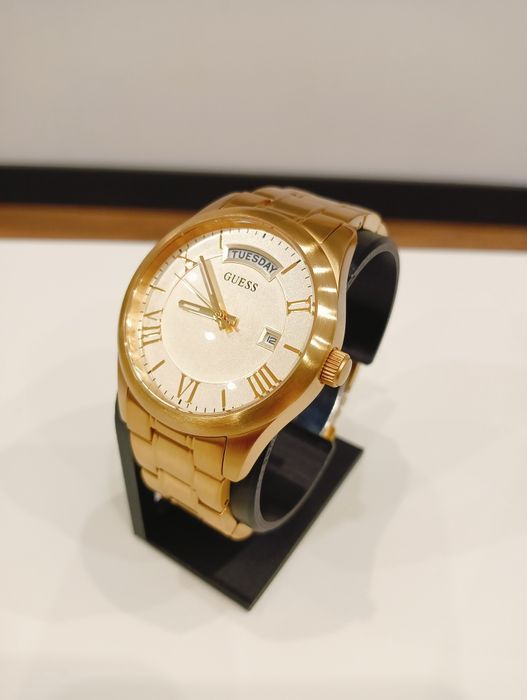 GUESS Gold Elegance – Klasa, Styl i Blask w Jednym!