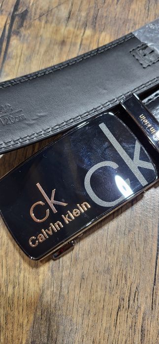Czarny pasek męski premium klamra logo połysk 120 cm