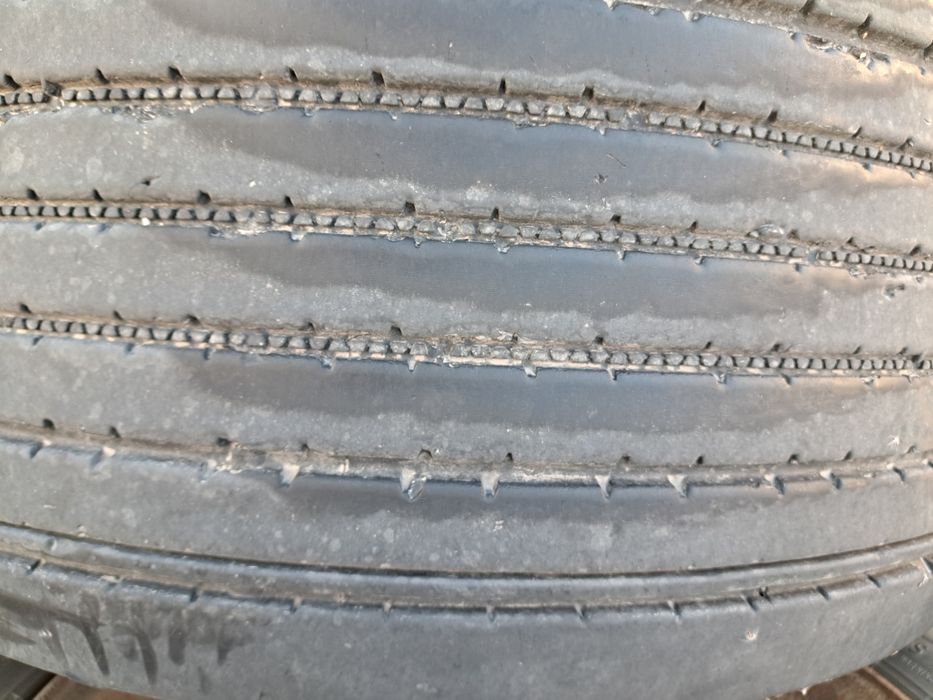 Felgi naczepowe 19.5 z oponami 6 szt