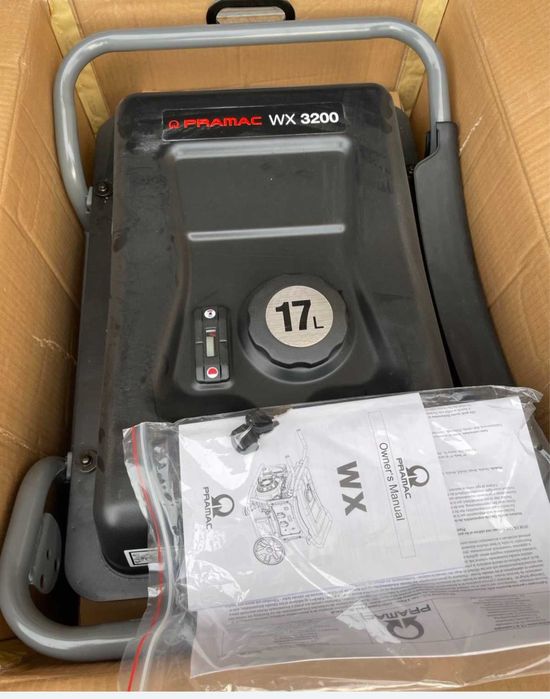 Бензиновий генератор