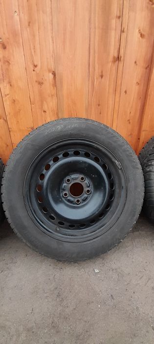 Opony zimowe z felgami