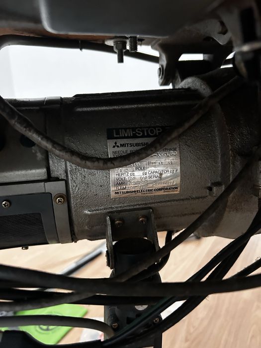 Máquina Ponto Corrido Industrial Mitsubish.