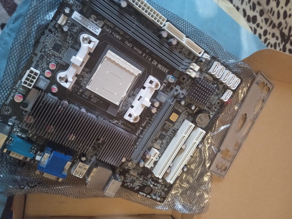 Продам нову материнську плату
