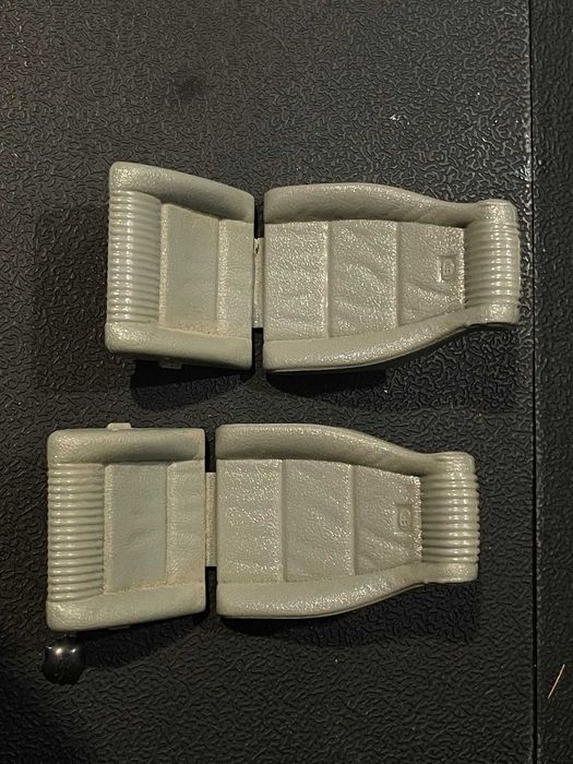Fotele Ferrari testarossa + fotele Bugatti EB110 1/18