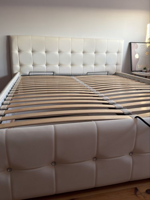 Łóżko tapicerowna 180x200 cm