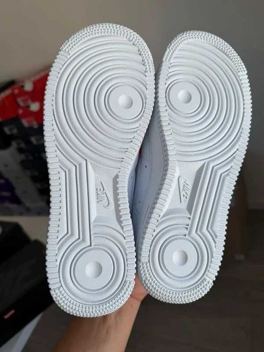 Nike Air Force 1 Supreme R. 39