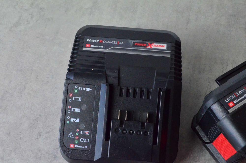 Zestaw akumulatorów + ładowarka 18V 2×3,0Ah PXC Einhell