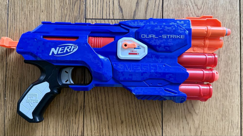 Nerf Dual Strike Elite Mega