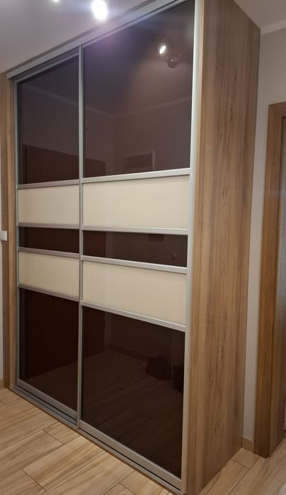 Szafa z drzwiami przesuwnymi