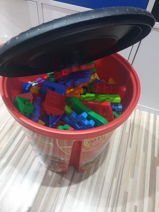 Pojemnik na klocki plus klocki