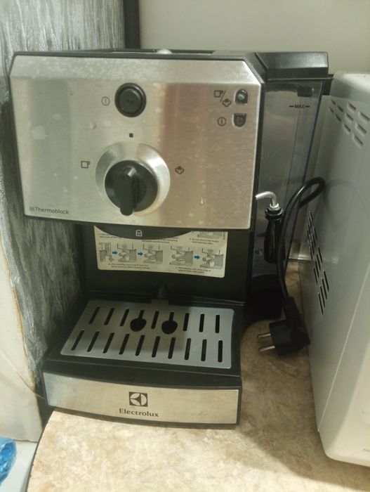 Кофемашина electrolux eea111