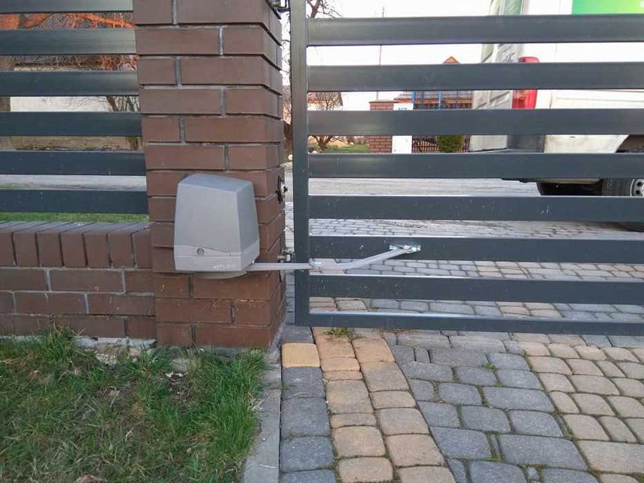 Automatyka bram, montaż, serwis napędów do bram garażowych,posesyjnych