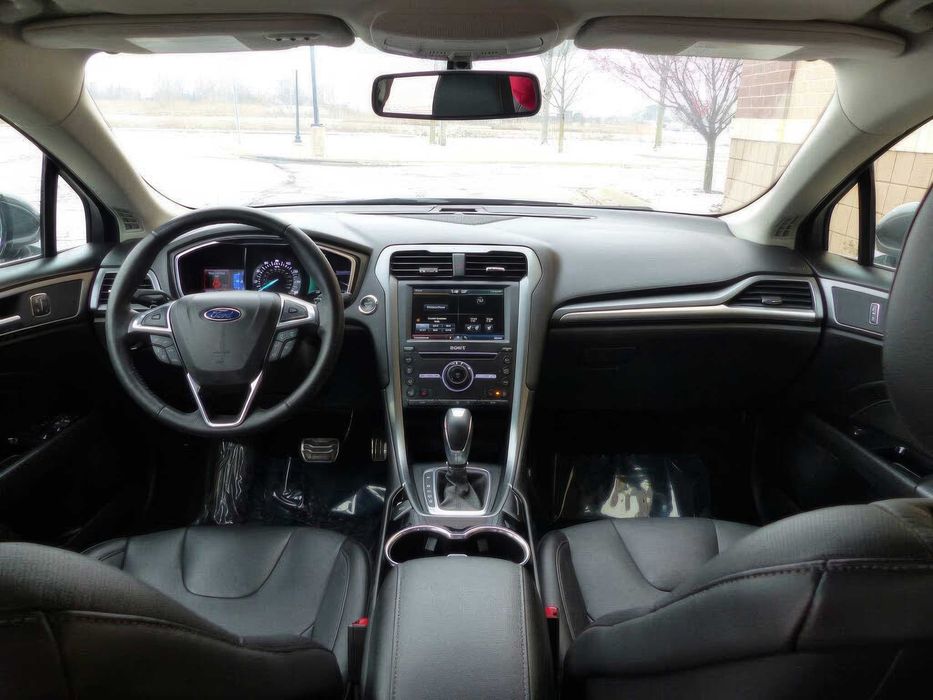 Ford Fusion Titanium      2016