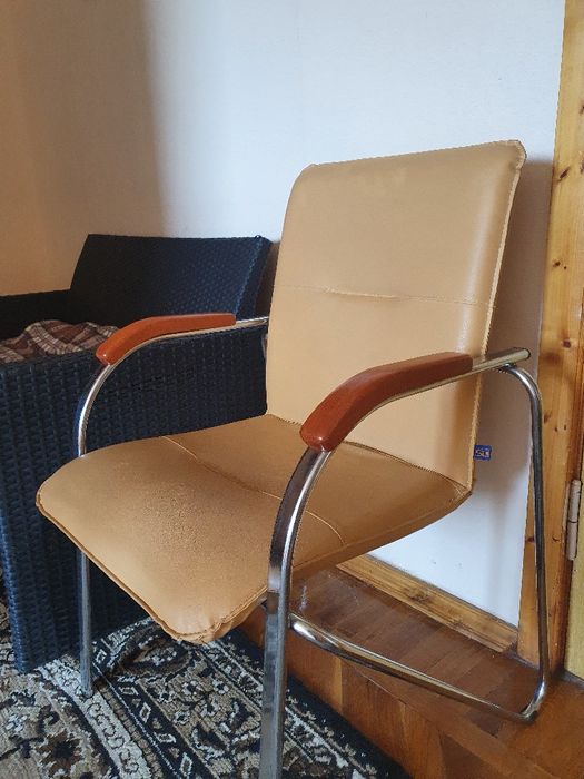 Стул офисный          .