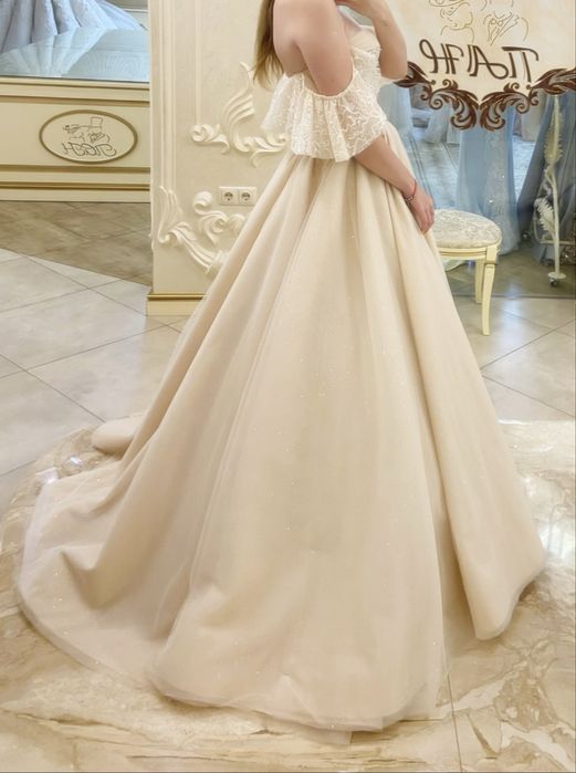 Продам випускну сукню