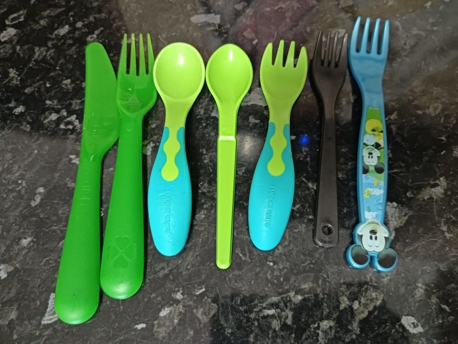 Talheres bebé bom estado