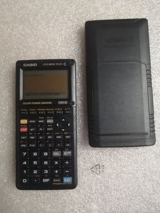 Kalkulator graficzny Casio CFX-9850GB Plus.