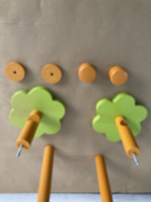 Conjunto varão + apoios para quarto de crianca e candeiro teto