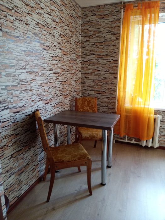 Квартира Посуточно , Центр , пл. Дружбы Народов.