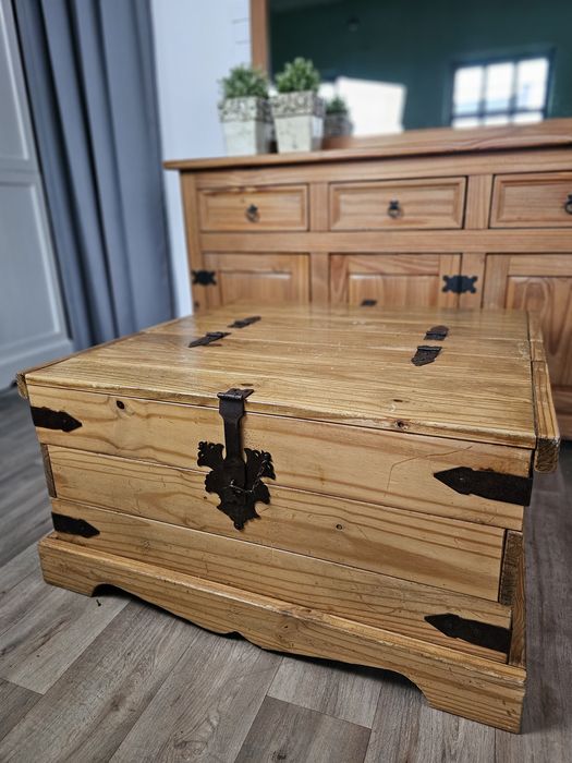 Skrzynia stolik  drewniany