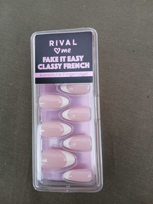 Sztuczne paznokcie Rival Loves Me