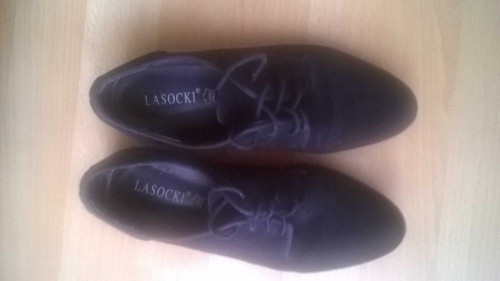 Półbuty czarne zamszowe rozmiar 36 "'Lasocki""