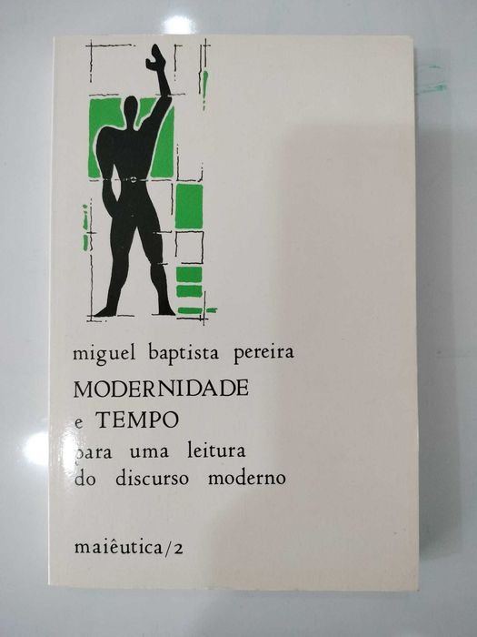 Livros para adultos/jovens adultos.