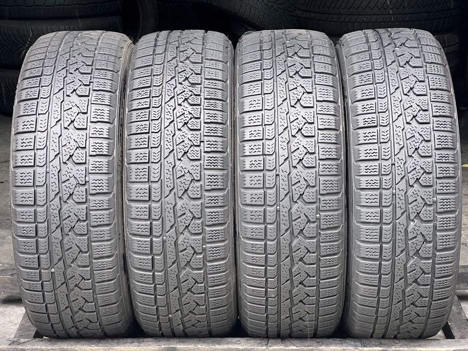 Шины зимние 225/65/R17 Kumho Solus Winter