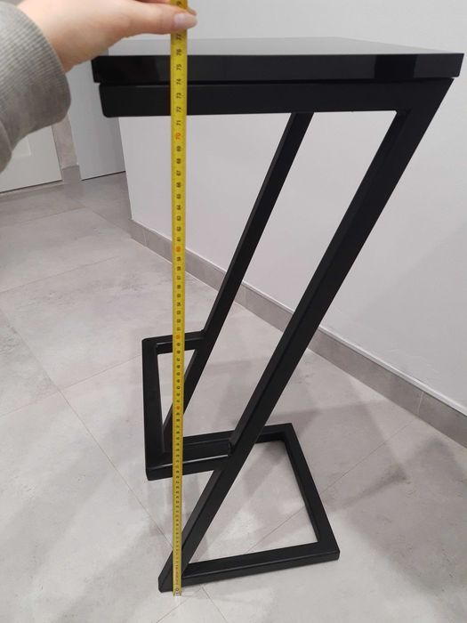 Krzesła barowe industrialne hokery