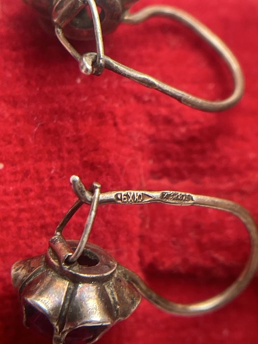 Серьги серебряные с рубинами 875 проба  серебро