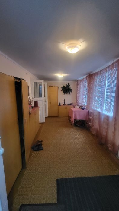 Продаю будинок за містом