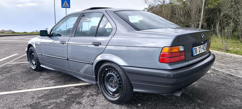 Bmw E36 318 is .