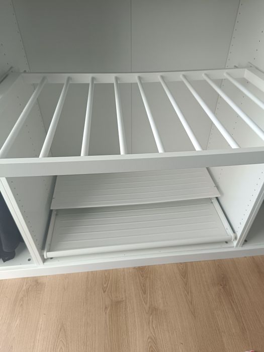 Calceiro KOMPLEMENT (suporte p/calças) extraível para roupeiro Pax IKEA (2 un)