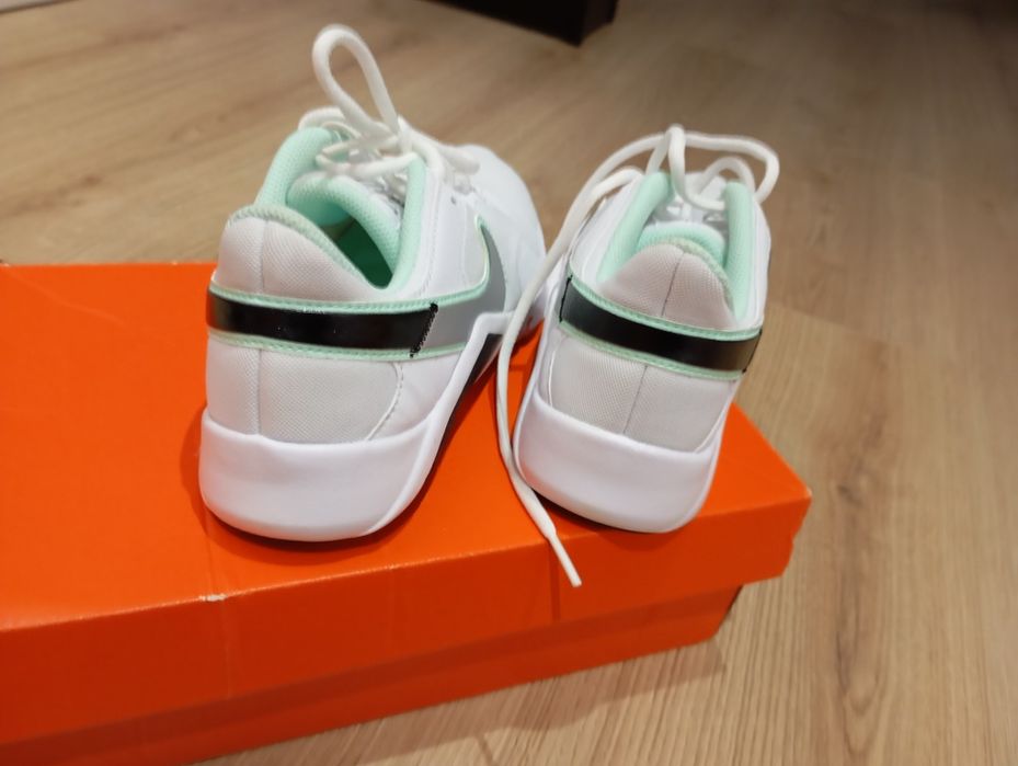 Adidasy białe Nike r. 36. Nowe