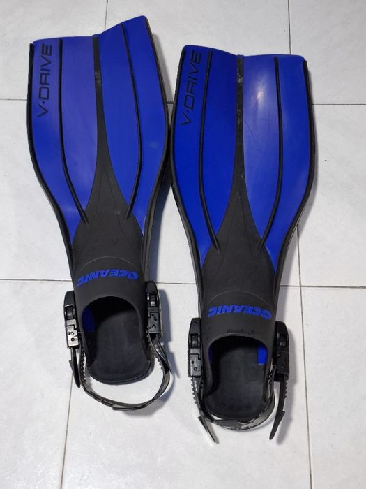 Barbatanas de mergulho Oceanic V-Drive com calcanhar aberto. M/L
