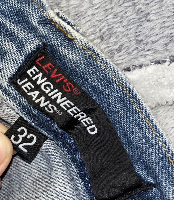 Джинси Levis engineered distressed