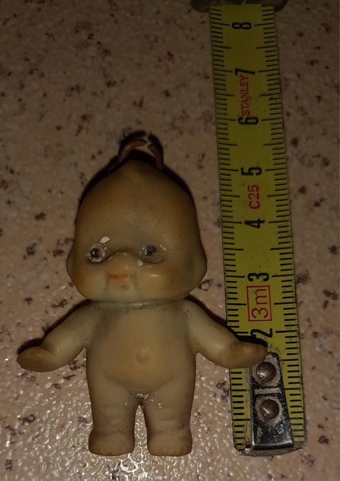 Pequeno boneco antigo