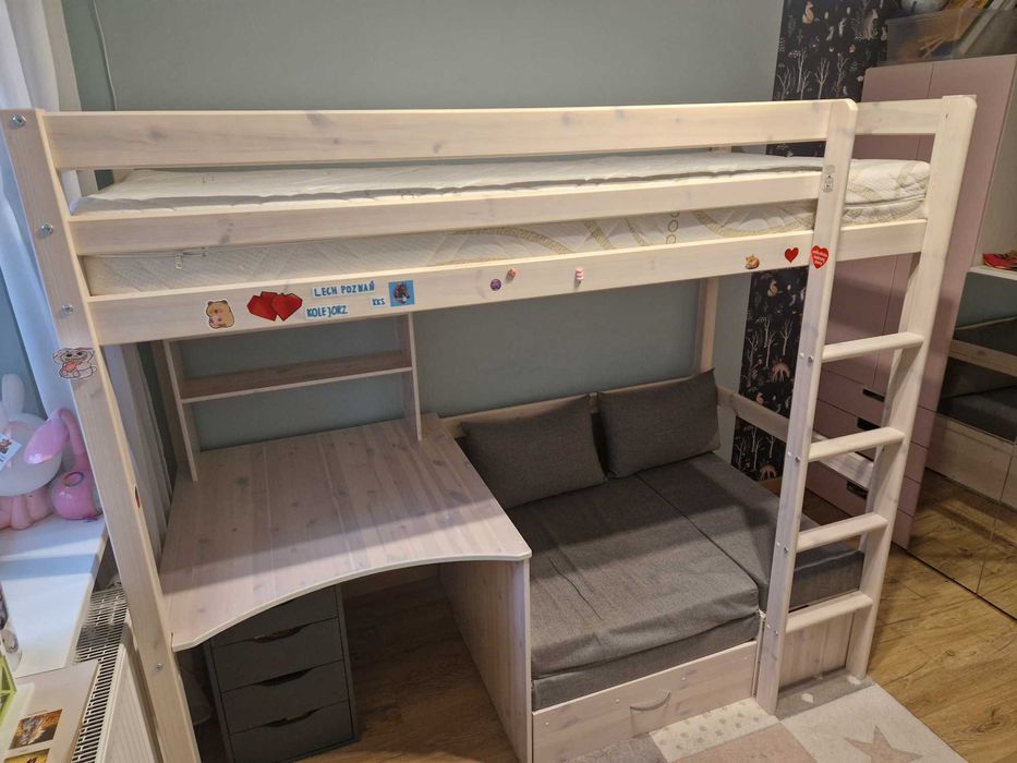Łóżko piętrowe drewniane z biurkiem
