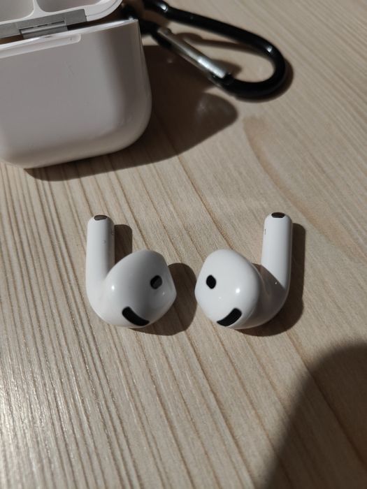 Apple AirPods 4 (ANC)