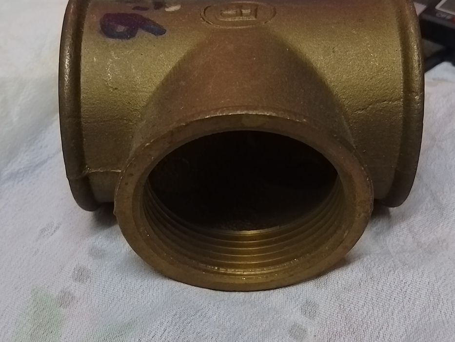 Tê em Latão 1 1/2" BSP Fêmea (Novo)