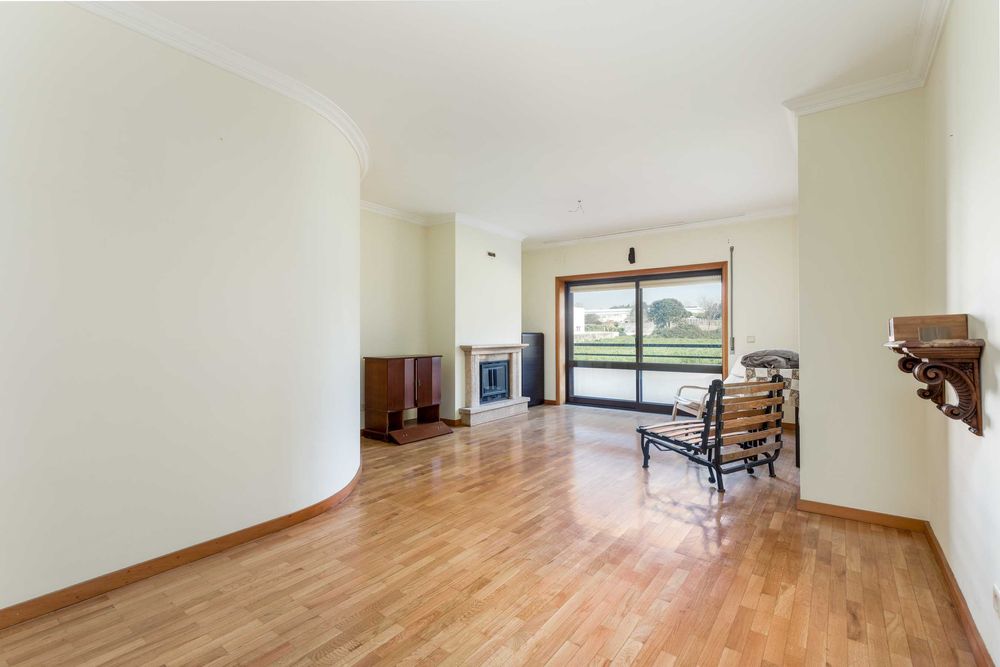 Arrenda-se apartamento T2, em Arcozelo, em Vila Nova de Gaia.