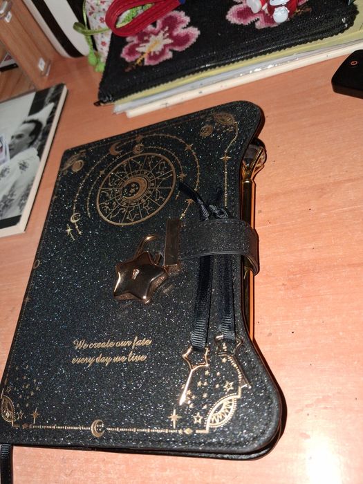 Caderno diário brilhante