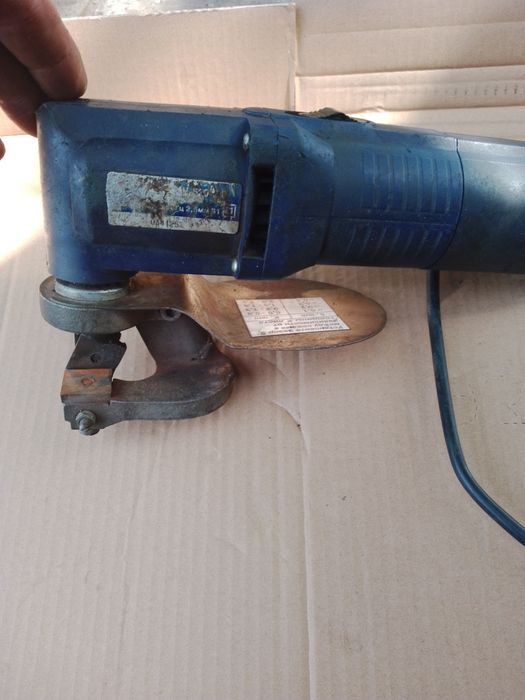 Електроножиці по металу