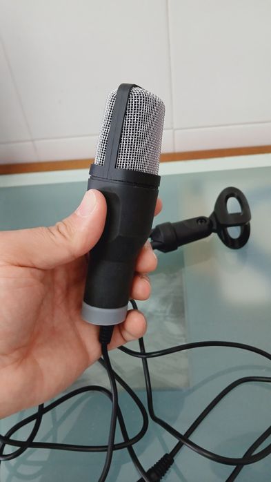 Novo Microfone Multimédia com suport